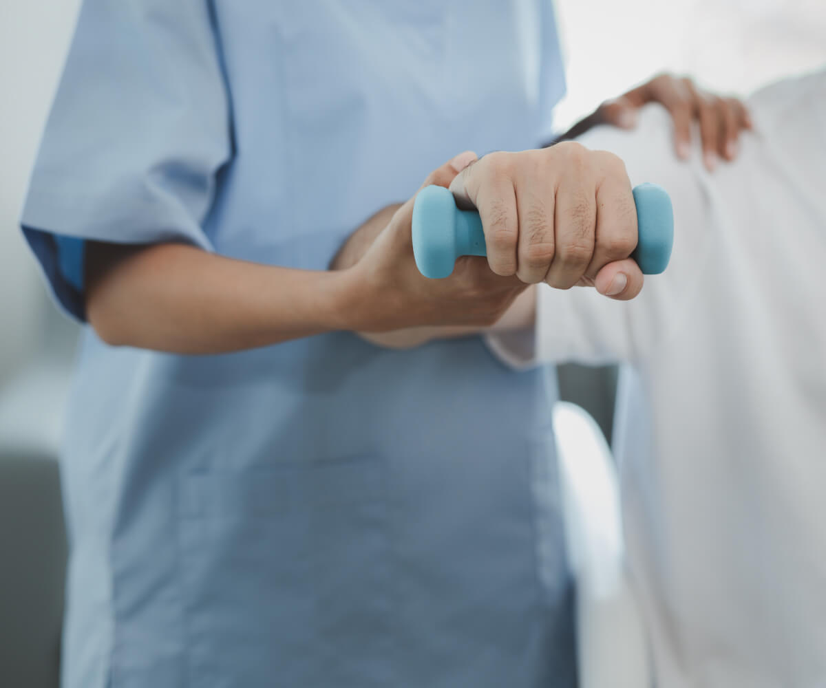 ¿Fisioterapia o Pastillas? Descubre 8 Razones Poderosas para Olvidarte del Dolor de una Vez por Todas